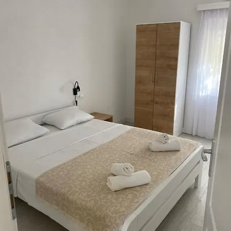 One Of A Kind * Makarska